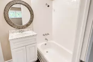 1756 W Main St, Houston, TX 77098 - Photo 4