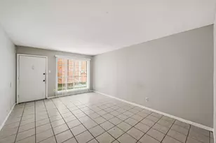 9616 Long Point Rd, Houston, TX 77055 - Photo 4