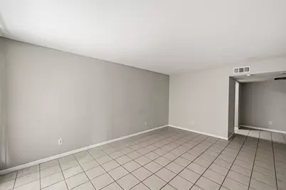 9616 Long Point Road #33, Houston, TX 77055 - Photo 2