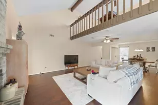 2239 Highland Hills Dr, Sugar Land, TX 77478 - Photo 4