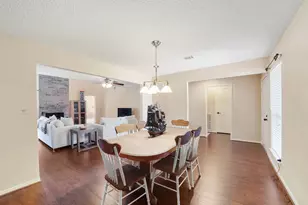 2239 Highland Hills Dr, Sugar Land, TX 77478 - Photo 10
