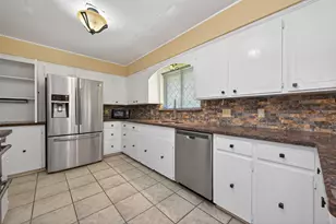 1701 Mistletoe Ln, Houston, TX 77339 - Photo 10