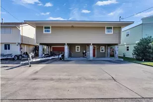 656 Warsaw St, Bayou Vista, TX 77563 - Photo 4