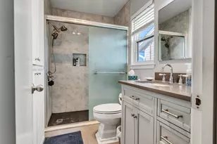 656 Warsaw St, Bayou Vista, TX 77563 - Photo 16