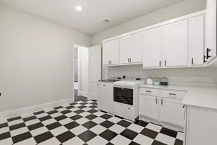 10102 S Goshawk Trl, Conroe, TX 77385 - Photo 28