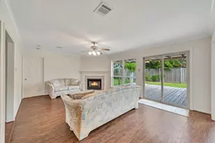803 Island Meadow Ct, Houston, TX 77062 - Photo 10