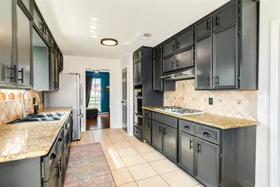 2700 E Palm Circle, Galveston, TX 77551 - Photo 18