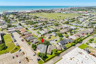 2700 E Palm Circle, Galveston, TX 77551 - Photo 4