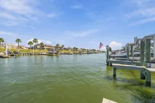 932 Plantation St, League City, TX 77573 - Photo 4