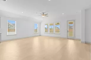 14315 Core Mdws Dr, Texas City, TX 77539 - Photo 14