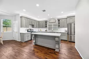 9518 Hanging Moss Trail, Houston, TX 77064 - Photo 8