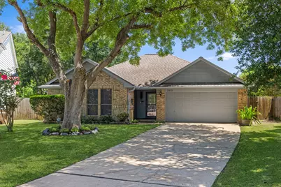 5919 Santa Fe Circle, Dickinson, TX 77539 - Photo 2