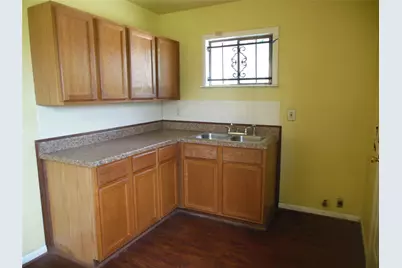 8110 Livingston, Houston, TX 77051 - Photo 6