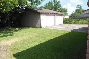 8110 Livingston, Houston, TX 77051 - Photo 10