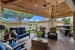 1731 Round Rock St, Friendswood, TX 77546 - Photo 40