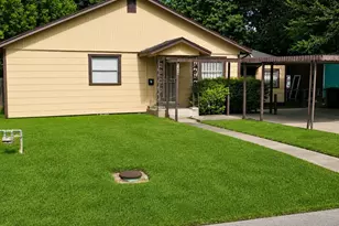 4609 Dabney St, Houston, TX 77026 - Photo 2