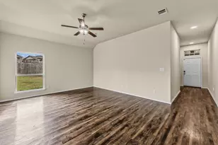 210 Doe Run Dr, Huntsville, TX 77320 - Photo 4