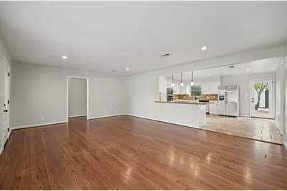9613 Westview Drive, Houston, TX 77055 - Photo 10
