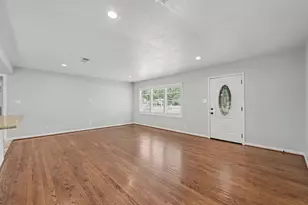 9613 Westview Dr, Houston, TX 77055 - Photo 6