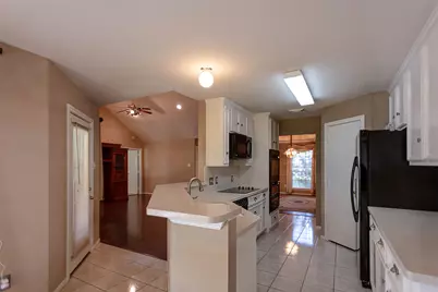 217 Tupelo Lane, Conroe, TX 77304 - Photo 4
