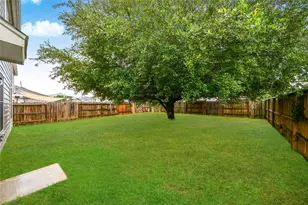 915 Grand Plains Dr, Houston, TX 77090 - Photo 36