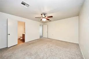 915 Grand Plains Dr, Houston, TX 77090 - Photo 32