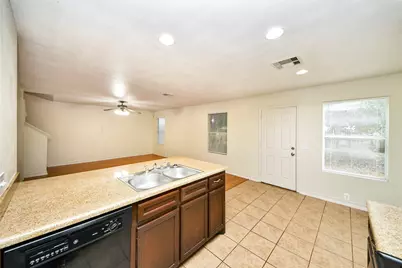 915 Grand Plains Drive, Houston, TX 77090 - Photo 10