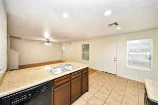 915 Grand Plains Dr, Houston, TX 77090 - Photo 10
