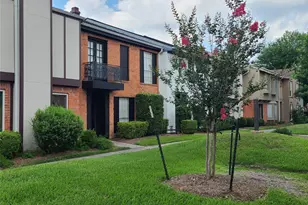 14389 Misty Meadow Ln, Houston, TX 77079 - Photo 2