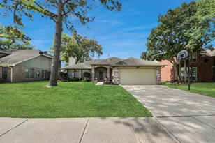 2003 Edinburg Ave, League City, TX 77573 - Photo 12