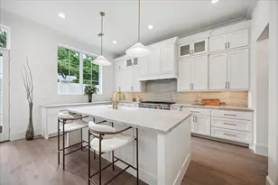 7 Wentworth Gate Path, Houston, TX 77027 - Photo 2