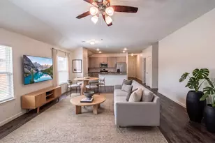 2028 Cedar Tree Ct, Conroe, TX 77301 - Photo 2