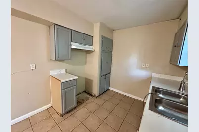 4110 Knotty Oaks Trail, Houston, TX 77045 - Photo 8