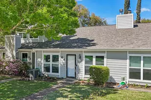 64 Hideaway Dr, Friendswood, TX 77546 - Photo 2