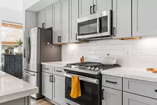 5202 Pinemont Creek Ln, Houston, TX 77018 - Photo 6