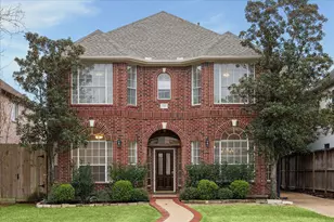 5107 Locust St, Bellaire, TX 77401 - Photo 1