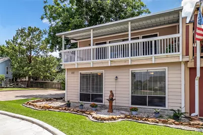 132 April Point Drive N, Conroe, TX 77356 - Photo 4