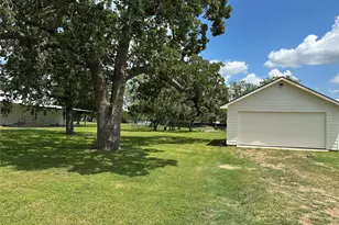 107 Grover St, Ellinger, TX 78938 - Photo 14