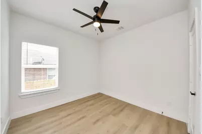 1314 W Willis Street #A, Alvin, TX 77511 - Photo 30