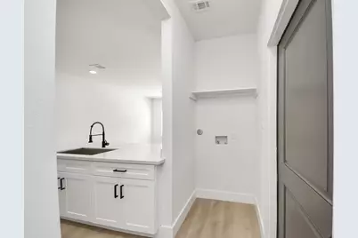 1314 W Willis Street #A, Alvin, TX 77511 - Photo 8