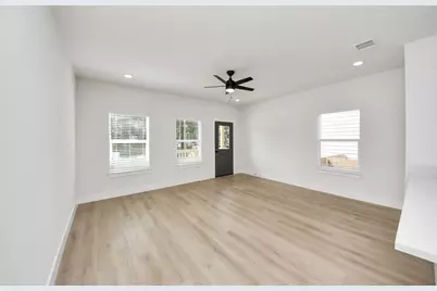 1314 W Willis Street #A, Alvin, TX 77511 - Photo 4