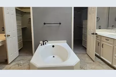 6614 Ambercrest Drive, Spring, TX 77389 - Photo 8