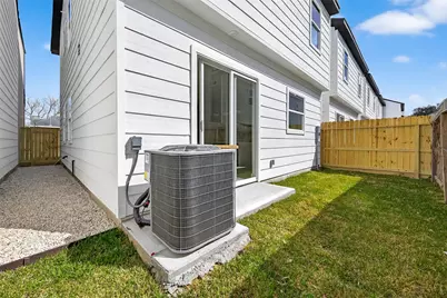 953 Highland Light Lane, Houston, TX 77091 - Photo 36