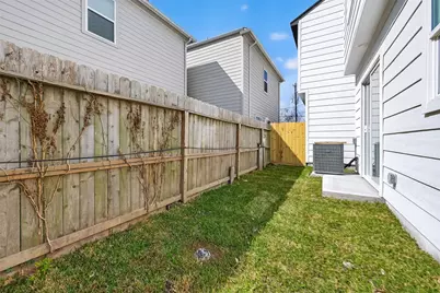 953 Highland Light Lane, Houston, TX 77091 - Photo 34