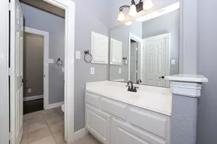95 W Hullwood Cir, The Woodlands, TX 77389 - Photo 6