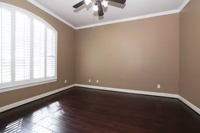 95 W Hullwood Circle, The Woodlands, TX 77389 - Photo 8