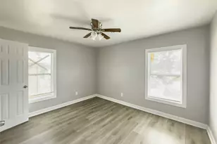 111 Holly St, Lake Jackson, TX 77566 - Photo 12