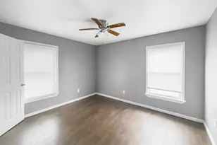 111 Holly St, Lake Jackson, TX 77566 - Photo 8