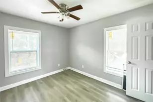 111 Holly St, Lake Jackson, TX 77566 - Photo 16