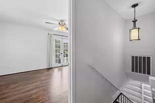 5534 Beverly Hill St, Houston, TX 77056 - Photo 18